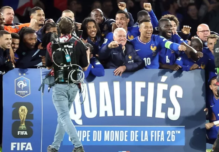 Jugadores de Francia festejan la clasificación al Mundial 2026. Foto: EFE 