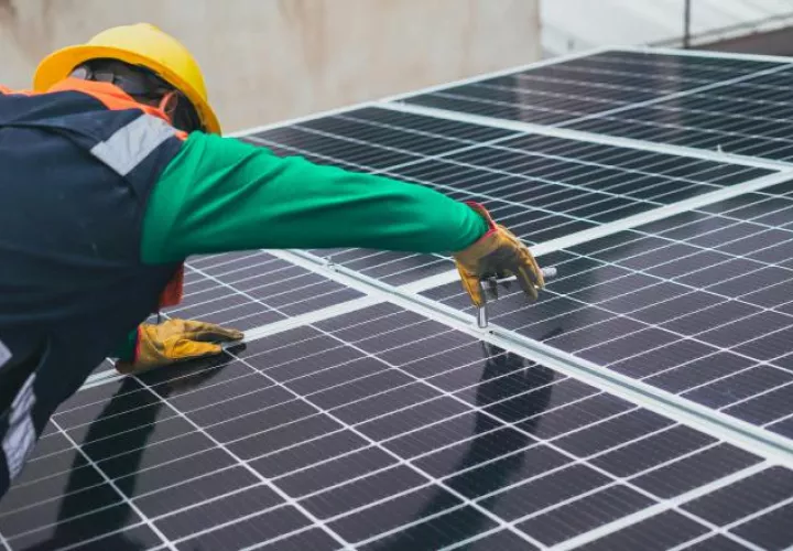 La instalación de paneles solares beneficiará a más de 300 casas, es decir, 1,000 personas en la provincia de Coclé.  Pexels / Ilustrativa 