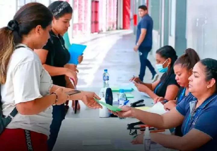 Es necesario que los jóvenes conozcan las necesidades del mercado laboral antes de elegir su futuro profesional.  Cortesía