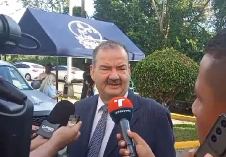 El abogado Carlos Carrillo reiteró  el llamado a que se respete el debido proceso. Foto: EFE
