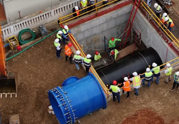 El sábado se ejecutó la conexión de Chilibre con el Anillo Hidráulico Este, dirigido a dotar de agua potable a residentes de este sector. Cortesía