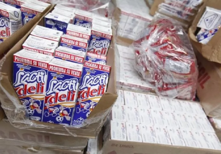 La leche semidescremada fortificada se entregará en 13 regiones educativas, mientras que la crema nutricional será en las 16 regiones. Archivo