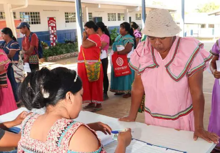 El Ifarhu quiere evitar pagar con cheque, ya que es más dilatado. Archivo