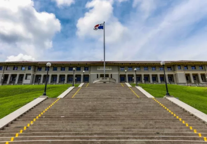 El edificio de la administración del Canal de Panamá fue inaugurado el 15 de julio de 1914 y tuvo un costo de $879,000.  Cortesía