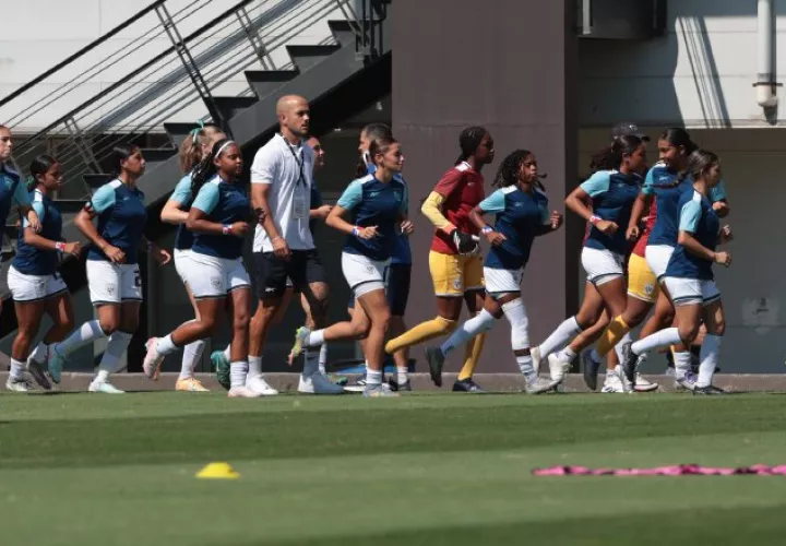 Equipo femenino Sub-17 en entrenamientos. Foto: FPF