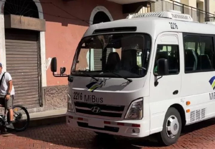 Los buses alquilados están dando problemas a MiBus.  Archivo