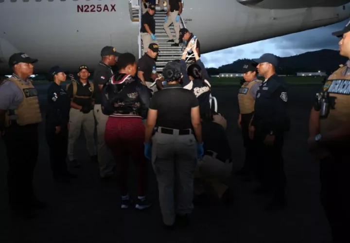 En los últimos años se están realizando deportaciones voluntarias y de personas que no cumplen con las normas migratorias o las violan Archivo