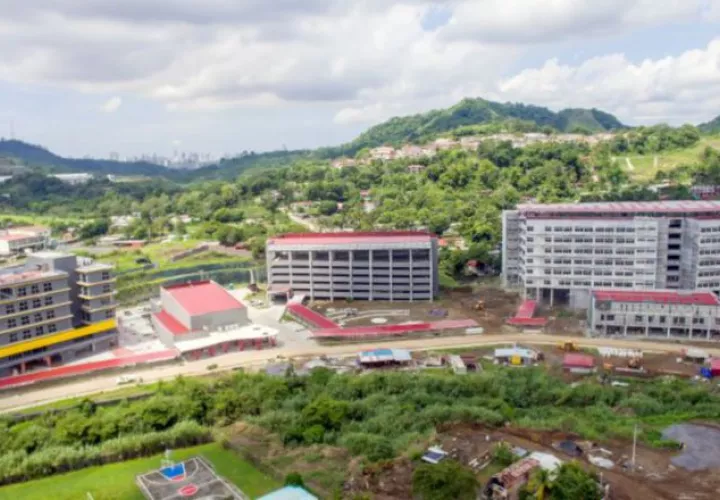 Así se encontraba la construcción del centro regional en 2024.  Archivo