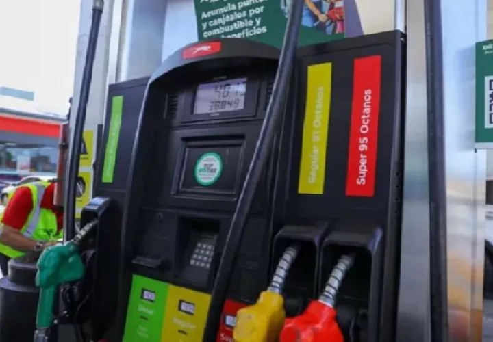 El precio del diésel se fijó en $3.41 por un periodo de 10 meses.  Cortesía 