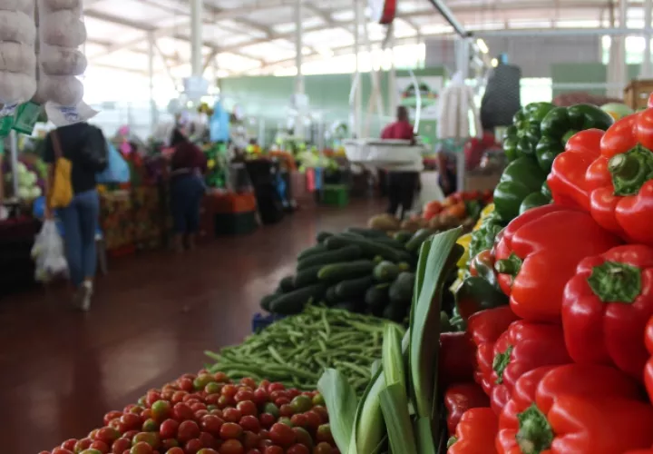 La canasta básica familiar cerró el año 2025 en $298.97 en supermercados de Panamá y San Miguelito.  Cortesía