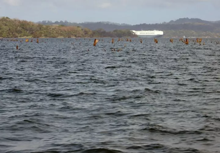 El Canal de Panamá requiere del agua para el consumo humano, en primer lugar, y para su operación Cortesía