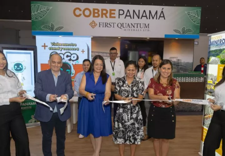 Inauguración del "stand" de Cobre Panamá en Expo Vivienda Capac 2026, la feria inmobiliaria de la Cámara Panameña de la Construcción.  Cortesía 
