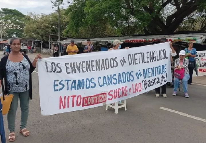 A lo largo de dos décadas, han sido constantes las protestas de víctimas, sobrevivientes y familiares de los envenenados por el dietilenglicol, peleando por mejor atención. Archivo