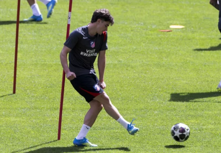 Julián Álvarez, jugador del Atlético Madrid en los entrenamientos. Foto: EFE