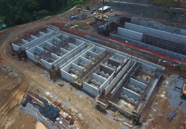 La planta potabilizadora quedó a la mitad de su construcción cuando se suspendió hace dos años. Archivo