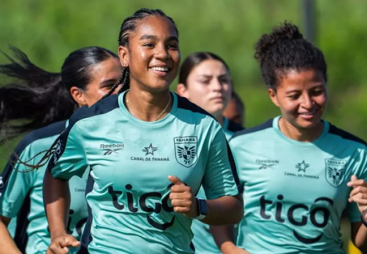 Jugadoras de Panamá en los entrenamientos con miras al partido contra Jamaica. Foto:FPF