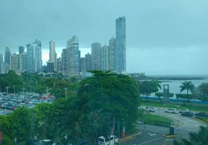 Área de la Cinta Costera cercana a donde se ubica el Club de Yates y Pesca y la marina de dicha instalación, que daría paso al relleno. Archivo