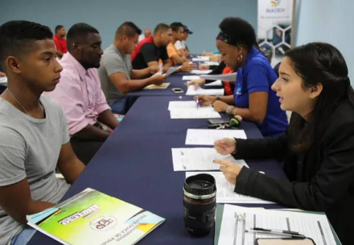 El desempleo e informalidad en Panamá afecta principalmente a los jóvenes y mujeres.  Cortesía 