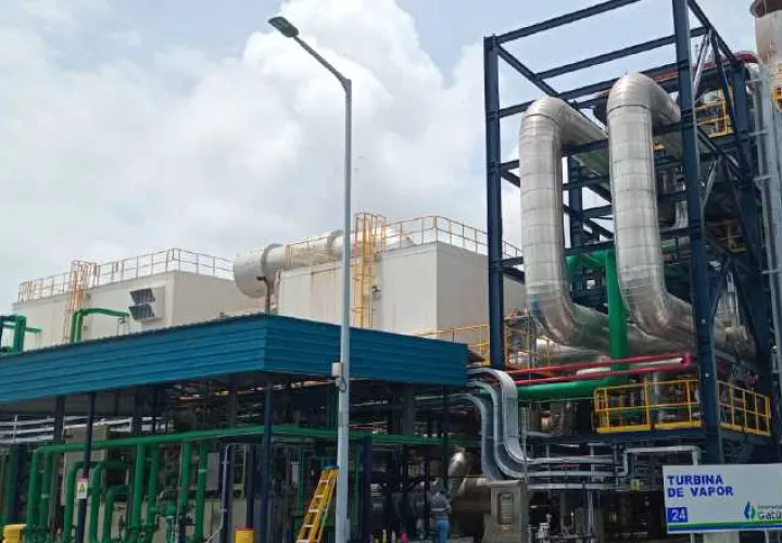 Turbina de vapor de Generadora Gatún, la más grande del país, ubicada en isla Telfers, Colón, la cual funciona por medio de gas natural. Pancho Paz