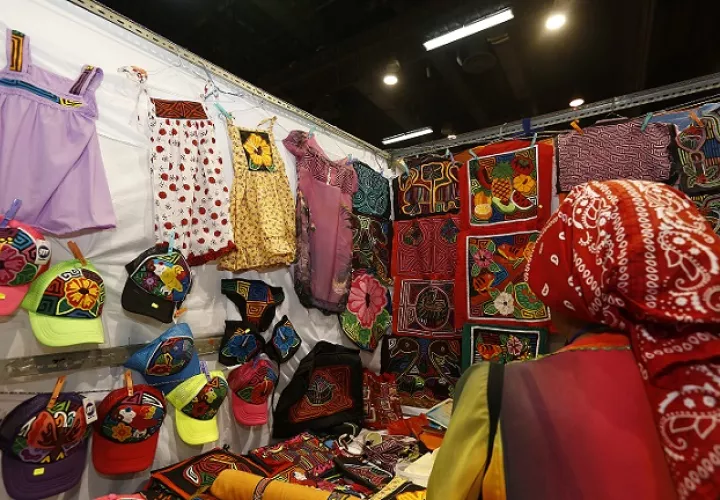 Bellas artesanías, en  el Festival  de Artesanal de Panamá Viejo, este domingo 28 de julio, en el Centro Artesanal del Conjunto Monumental. Es parte de la celebración de los 500 años de la Ciudad de Panamá.. Foto: Archivo.