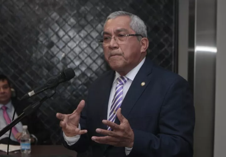 Augusto Abel Zamorano solo estaría hasta fin de año en el cargo.