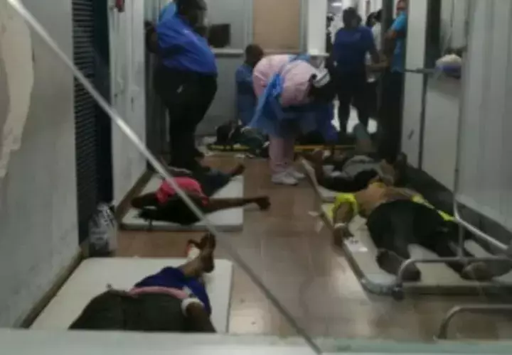 Varios de los heridos llegan a los centros hospitalarios de Colón. Foto/Diómedes Sánchez