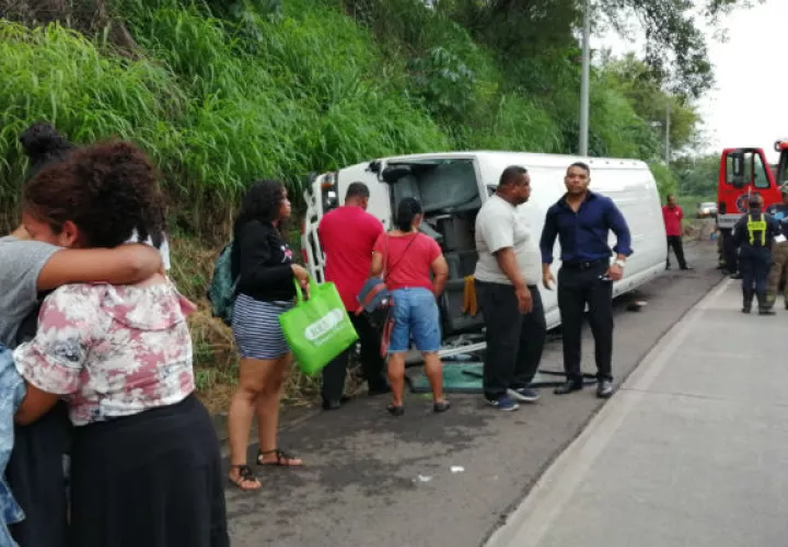 El autobús coaster era de la ruta Panamá-Hato Montaña. Foto: Eric A. Montenegro. 
