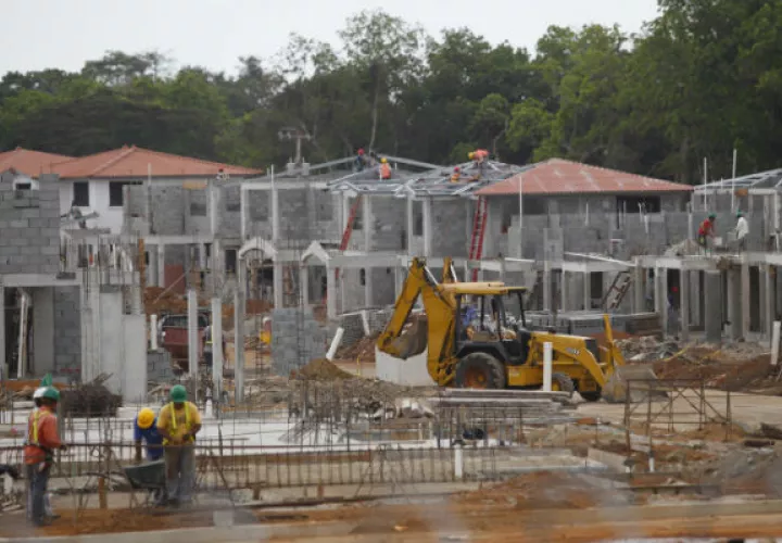 Solo en los primeros cuatro meses del año, la Acodeco recibió 295 quejas contra inmobiliarias. Foto/Archivo