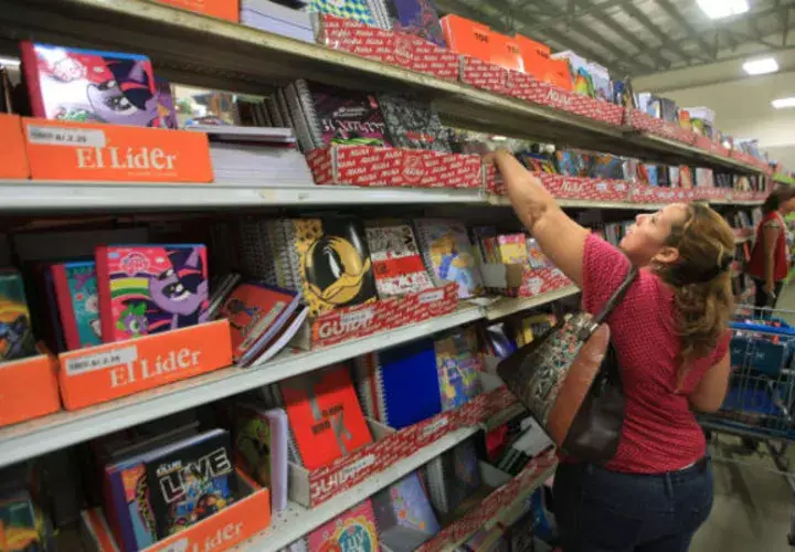 La Acodeco informó que los comercios que no cumplan con la exoneración ni los precios a la vista, el consumidor podrá hacer la denuncia llamando a la línea gratuita 130.