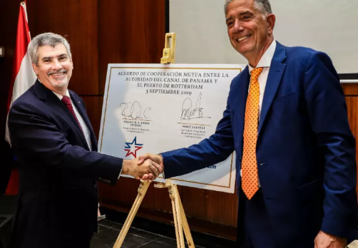 El acuerdo, firmado la semana pasada, se da en un período de crecimiento continuo tanto para el Canal de Panamá como para el Puerto de Róterdam.