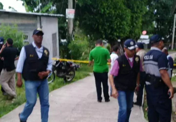 Lo sorprendieron en una motocicleta y mataron a disparos. 