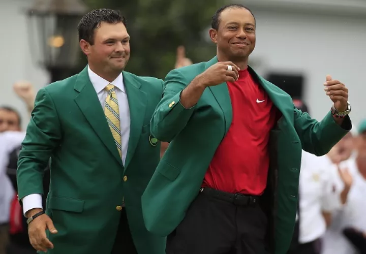 Tiger Woods ganó este domingo su quinto saco verde.
