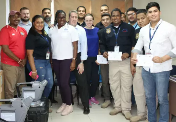 Funcionarios de la Autoridad Nacional de Aduanas se repartirán 5 millones en bonos navideños. Foto: Panamá América.