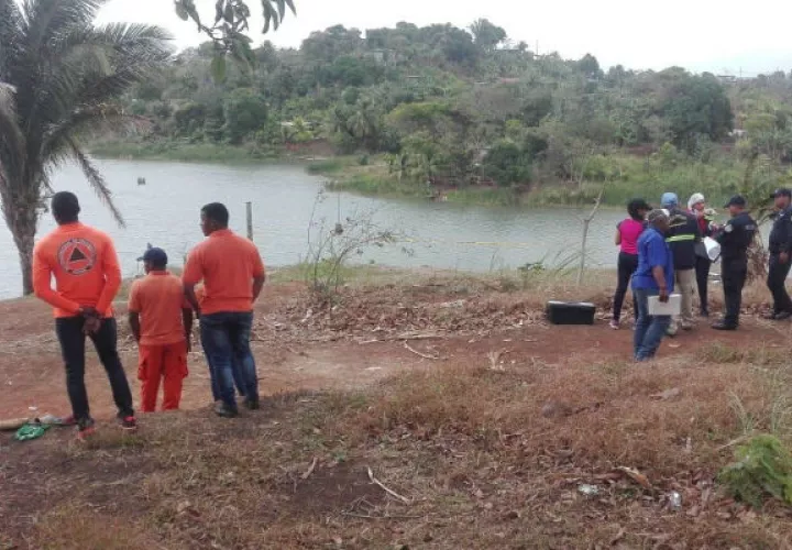  El joven ingresó a una zona fangosa y al parecer quedo atrapado allí. Foto: Diómedes Sánchez. 
