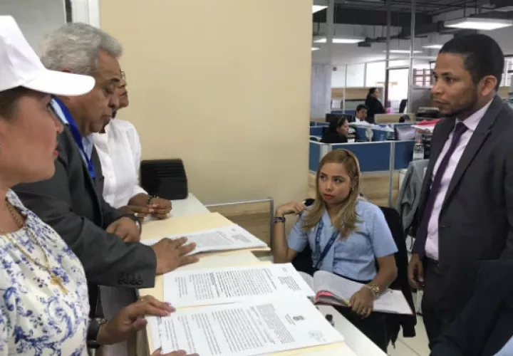 El incidente de recusación contra los magistrados del Tribunal Electoral Eduardo Valdés Escoffery y Alfredo Juncá lo presentó el abogado Alejandro Pérez.