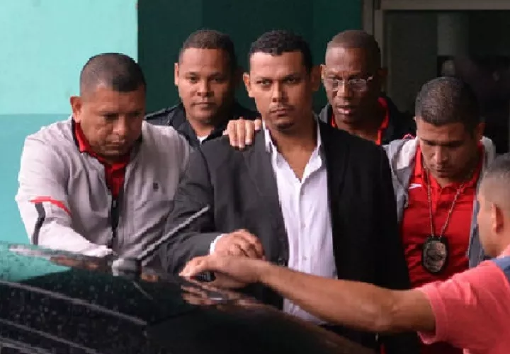 Familiares del exmayor Alex Cedeño indicaron que su hermano fue muy galardonado por sus capturas de delincuentes y  narcotraficantes. Foto de archivo