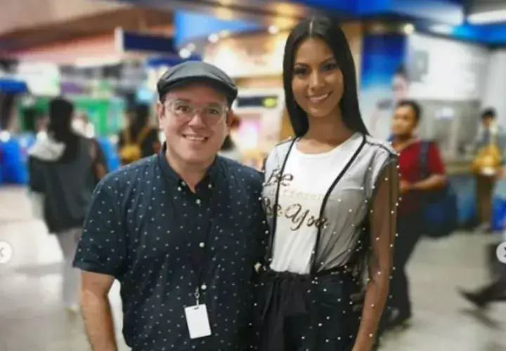 Alex Medela muestra respetos a Rosa Iveth Montezuma. Foto/Redes Sociales