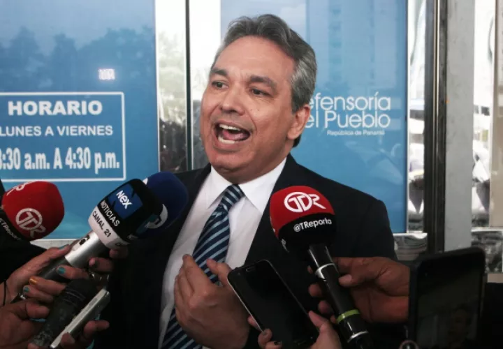 Se presentó a la Defensoría a recoger sus pertenencias.  Foto de Víctor Arosemena