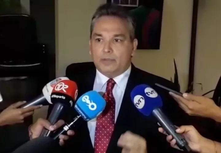 El defensor del Pueblo, Alfredo Castillero Hoyos, dijo que las acusaciones en su contra son una afrenta a su "honor y honra".