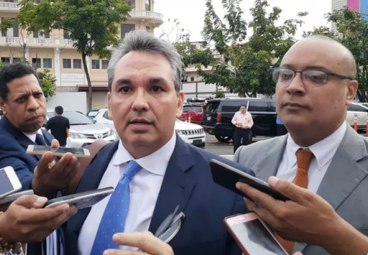 Alfredo Castillero Hoyos fue destituido como defensor del Pueblo por supuesto abuso sexual y laboral. Foto: Víctor Arosemena.