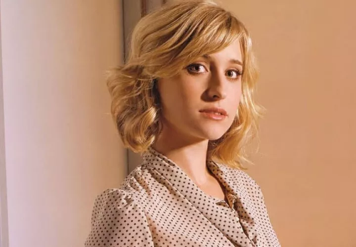 Allison Mack. 