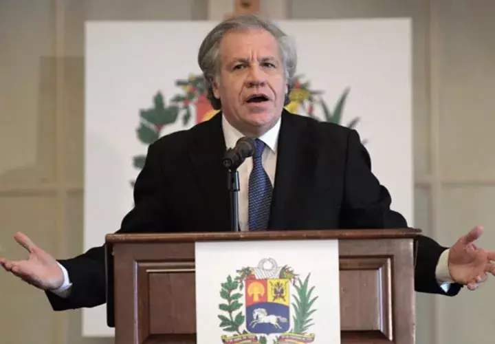 Luis Almagro denunció el desmantelamiento del Estado de Derecho realizado "poco a poco" por parte del gobierno bolivariano de ese país, por lo que pidió controlar esos procesos "desde el principio" en América. FOTO/EFE