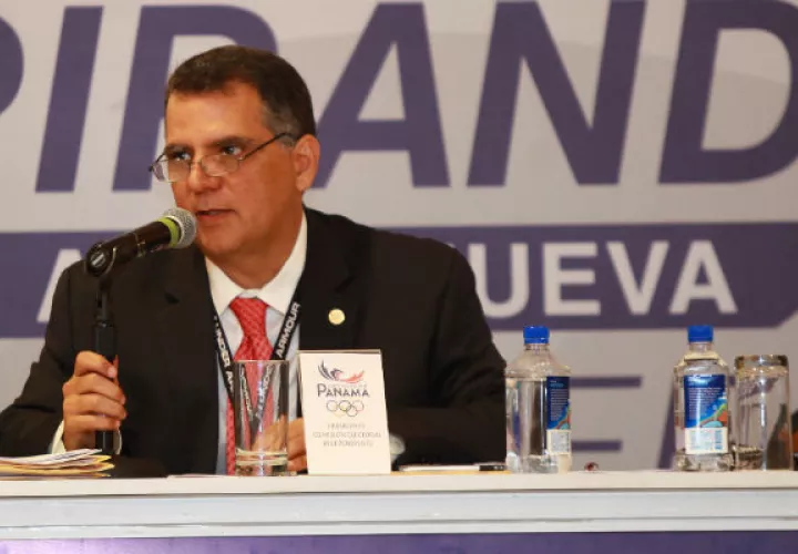 Camilo Amado presidente del Cop.