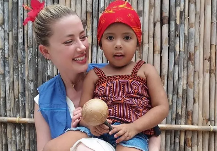 Amber Heard en Guna Yala. Foto: Instagram de Dule TV 