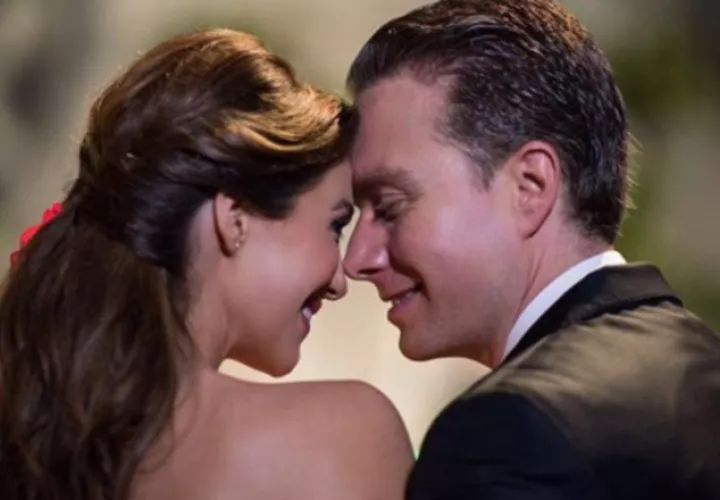 Anahí y su esposo Manuel Velasco.