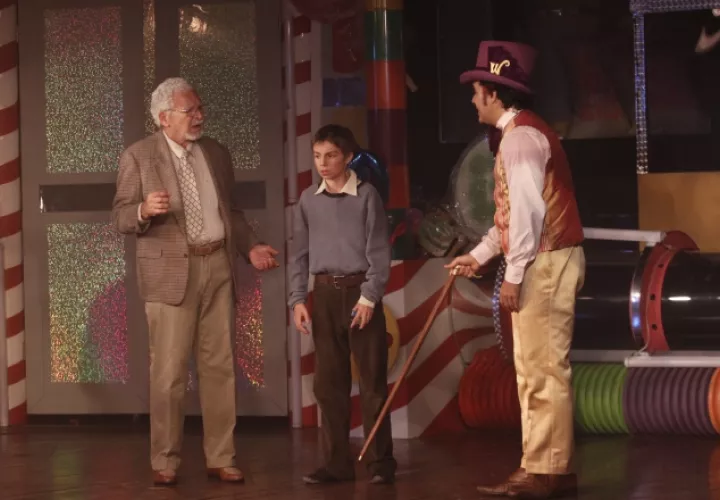 Algunas obras en las cuales ha actuado Andrés Morales  son: "Aladino Jr"., "Peter Pan, el musical", "La Bella y La Bestia"