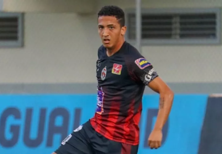 Ángel Orelién con el Sporting San Miguelito en la LPF. Foto @SportingSM
