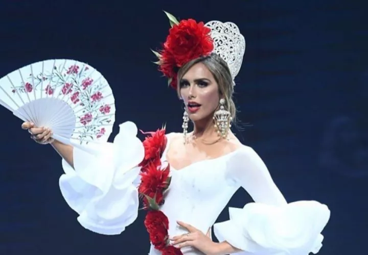 Ángela Ponce, Miss España 2018, durante un desfile en Miss Universo. Foto: Instagram