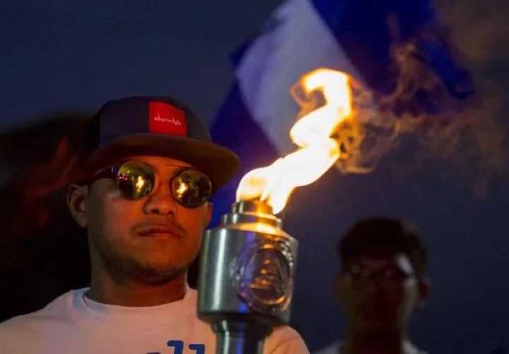 La antorcha, que simboliza la paz, la unión y la libertad de Centroamérica, fue traspasada en medio de un acto cultural binacional, organizado por los ministerios de Educación de Nicaragua y de Honduras.
