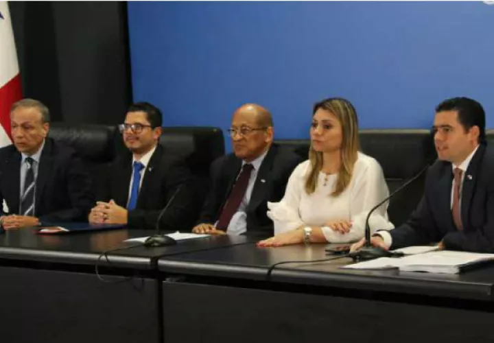Con la modificación a la Ley de Contrataciones Públicas se promoverá la inversión internacional y reducirán los trámites de licitación. Foto: Presidencia.